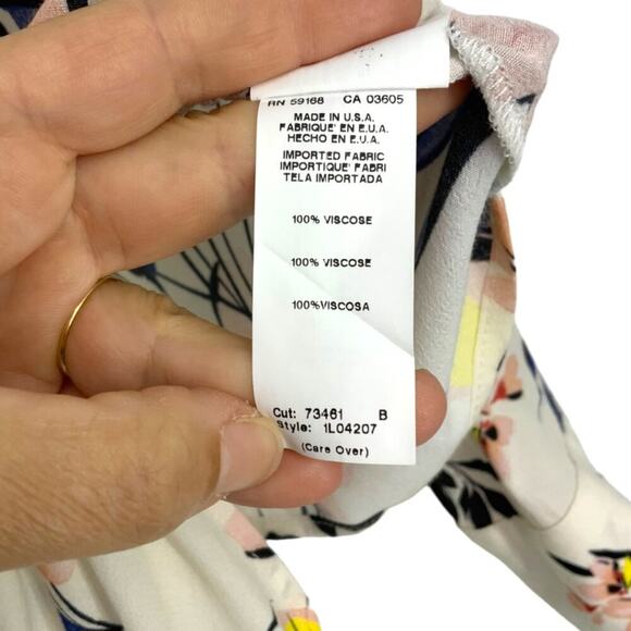 Karen Kane Floral Print Tie Front Top Size Large $149 MSRP - Picture 7 of 9